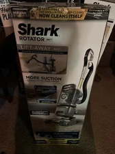 Shark LA502 Rotator Lift-Away ADV Upright Vacuum Cleaner