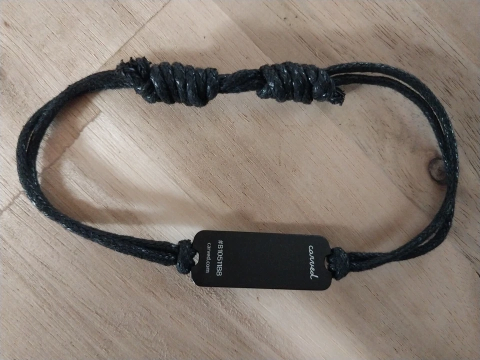 Pulsera de cuero ajustable clásica de madera tallada burl y resina Foto 4 de 4