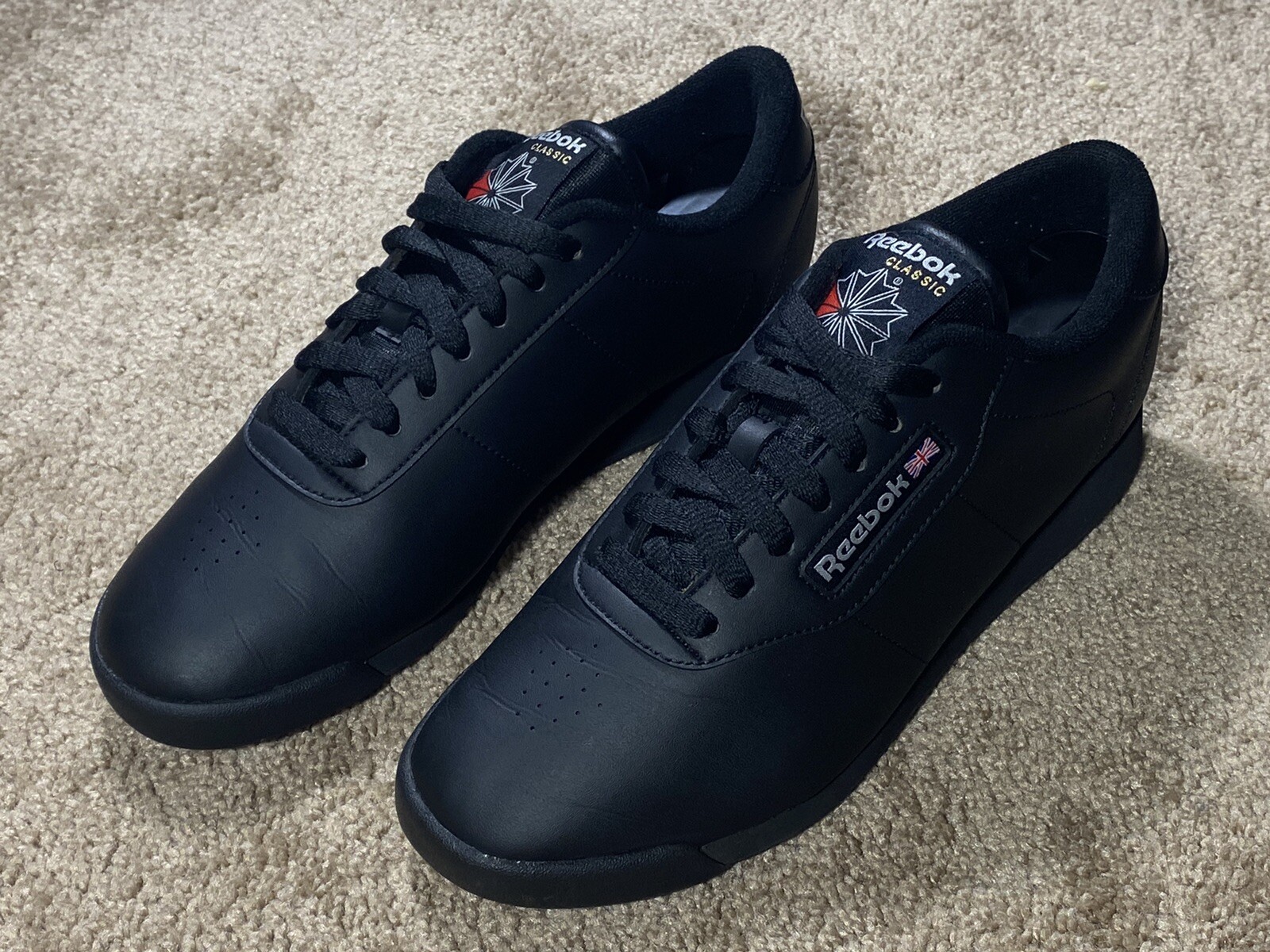 Triple Black Leather Walking Shoes 