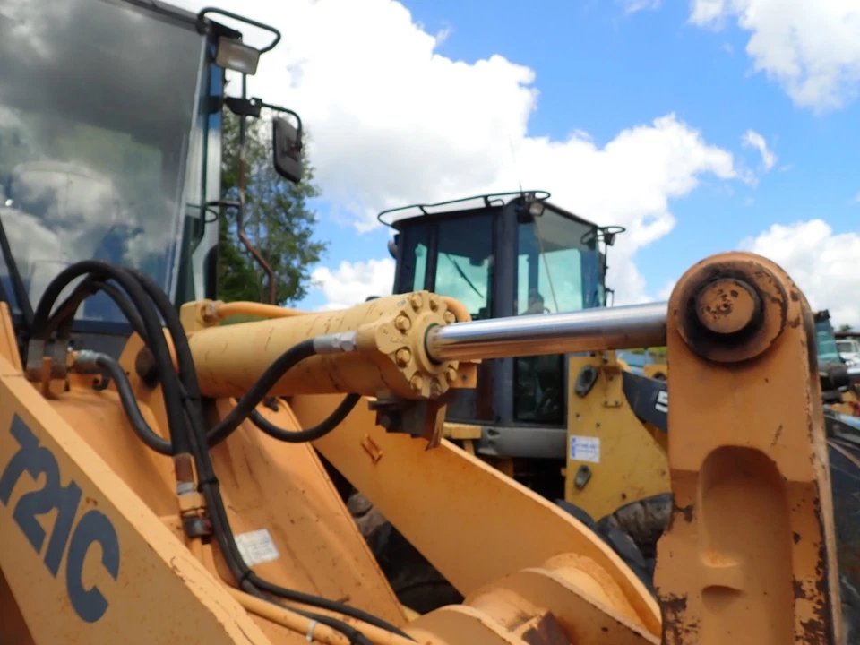 Case 721C Cargador de Ruedas Cucharón Inclinable Cilindro Volquete 308986A1 Foto 2 de 2