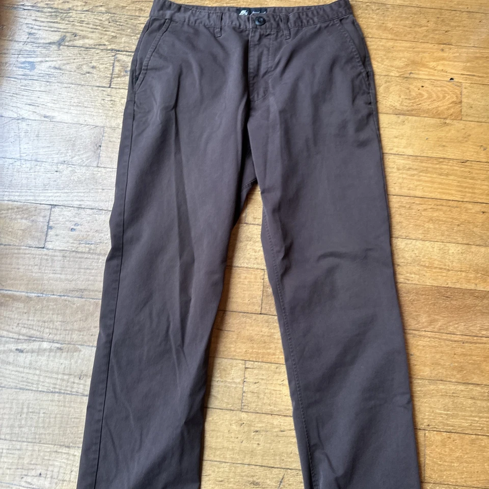 Pantalones Nike SB Para Hombre 32x30 Marrón Skateboarding Frente Plano FTM Street Foto 3 de 4