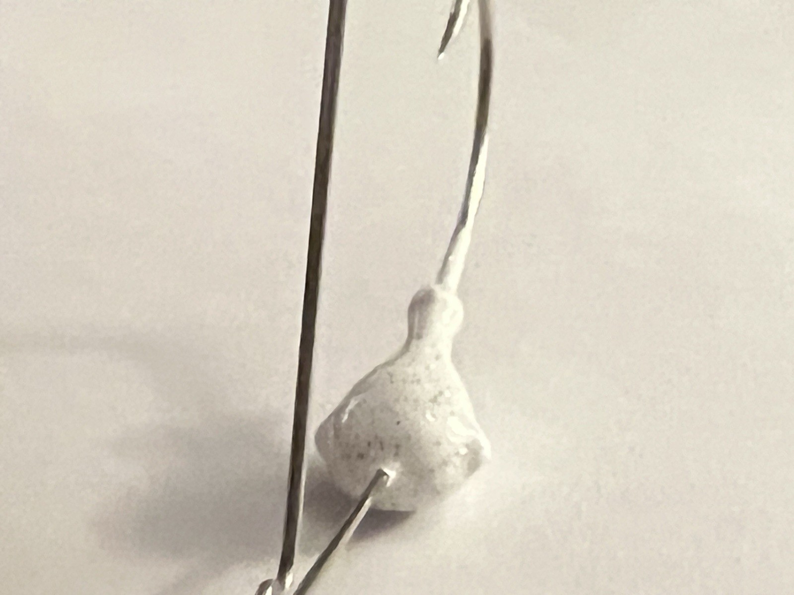 Twenty-five (25) NEW 1/4oz Spinnerbait heads w R Bend Wire White w Glitter - Image 4