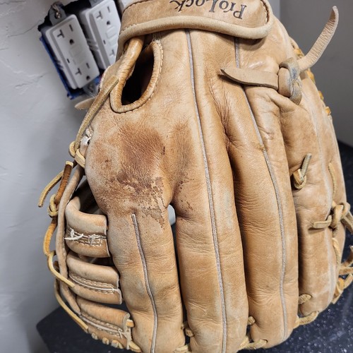 Vintage  MacGregor Premium Prohide Baseball Glove Model OF3, Action Flex - Picture 9 of 10