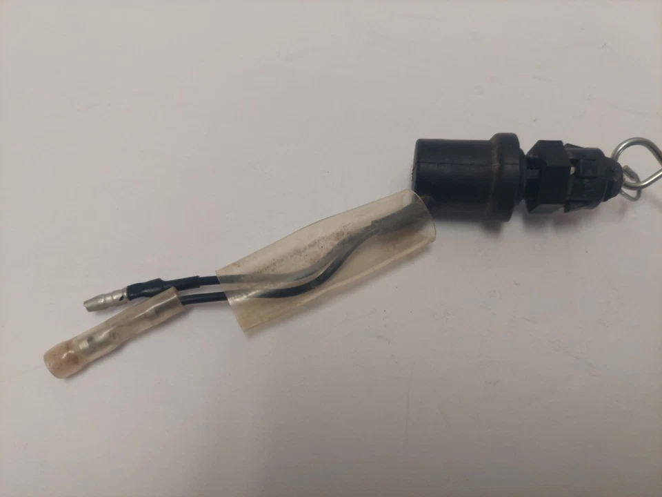 Interruptor de freno trasero Yamaha XT225 con resorte Foto 2 de 4