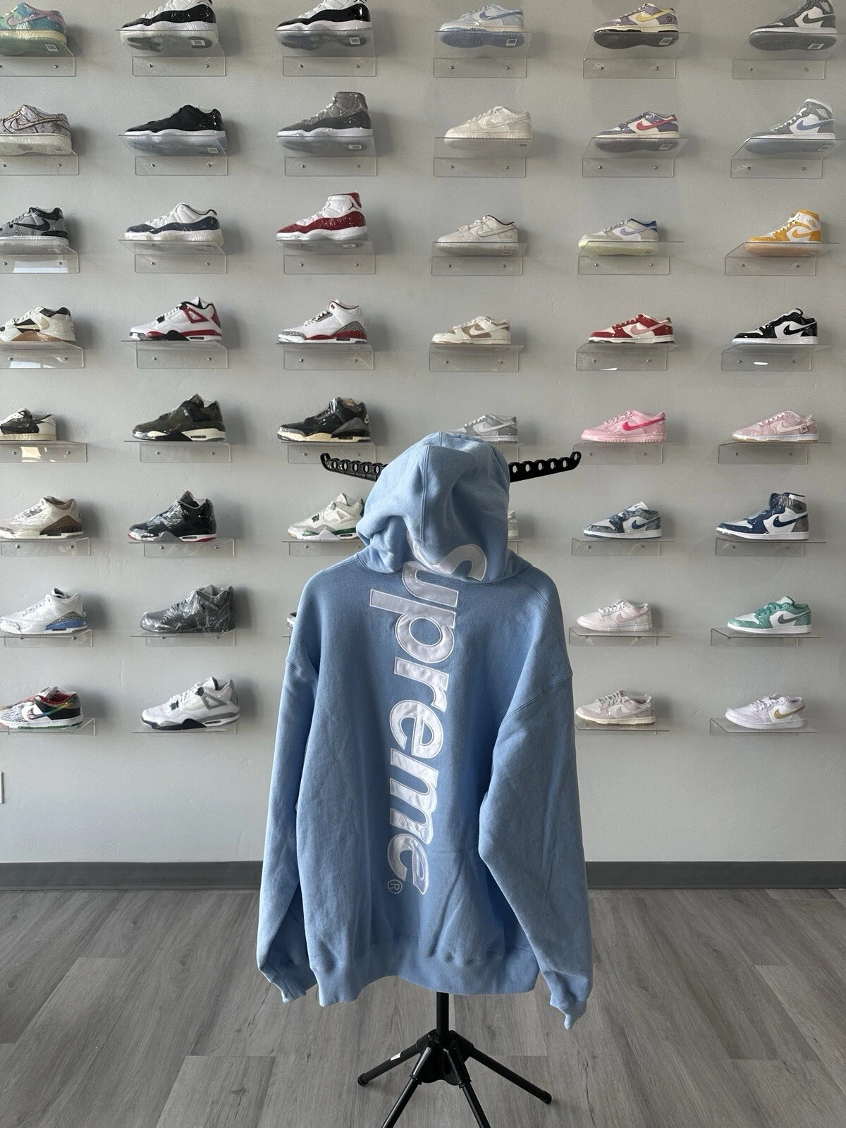 Sweat à capuche Supreme Satin Applique (FW24) bleu clair taille XL