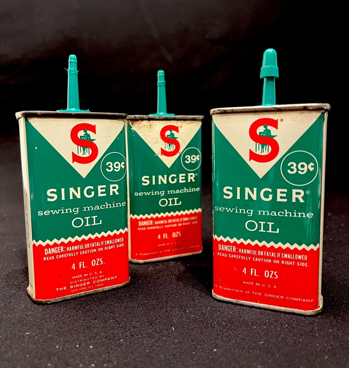 Lot of 4 Vintage Singer Sewing Machine Oilers. 1 Mint, 3 Good. GREAT