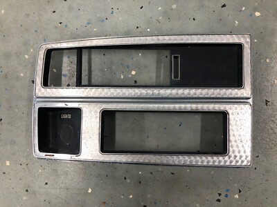 1971 - 1973 Buick Boat Tail Riviera Dash/Radio Filler Rivy 1972 71 72 73