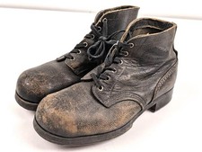 Paar benagelte Halbschuhe ohne Markierung. Ungereinigt, Sohlenl&auml;nge 30cm