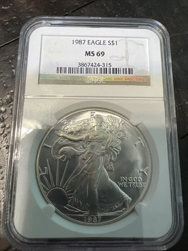 1987 - Silver American Eagle - NGC MS 69