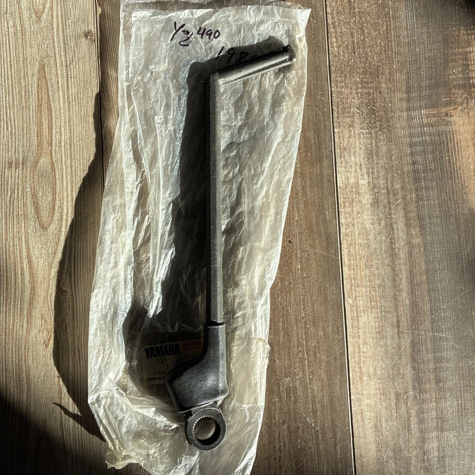 Nuevo de Lote Antiguo Yamaha IT490 1983-84 YZ490 1985-87 OEM Kick Starter Crank Boss 23X-15621-02 Foto 3 de 4