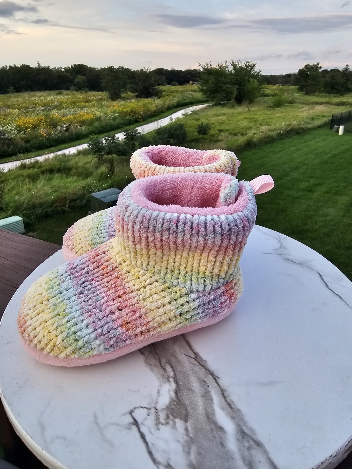 SAOLA Pantofole stivaletti bambino carine arcobaleno fuzzy taglia 5 comode suola antiscivolo peluche
