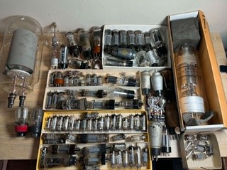 103 Elektronenröhren Radioröhren Sammlung Konvolut Telefunken Valvo Siemens usw.