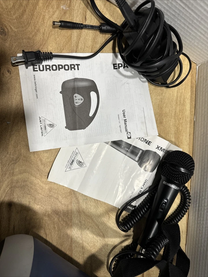 Speaker Behringer EPA40 Handheld PA System DC In 18V, 3A With Microphone TESTED - Image 4 of 4