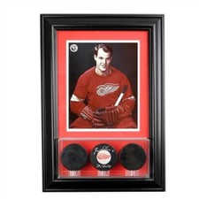 Wall Mount Triple Hockey Puck Display Case with 8x10 Photo Frame UV Protected