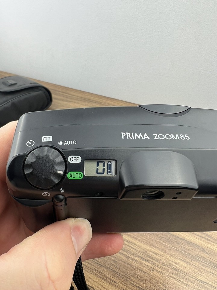 Canon Sure Shot Prima Zoom 85 35mm Film Point and Shoot Camera Black