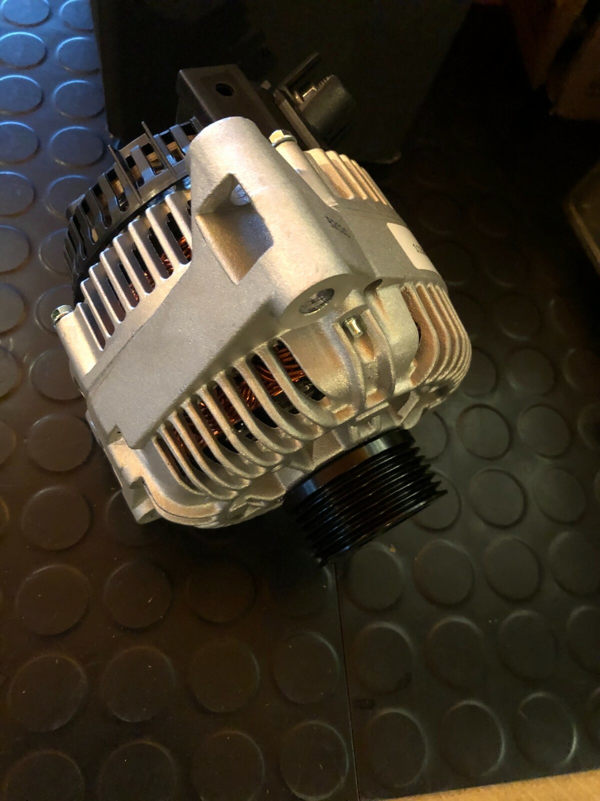 Alternateur 12V 95A pour moteurs A13VI101 A13VI233 et references 5705JC 5705W9
