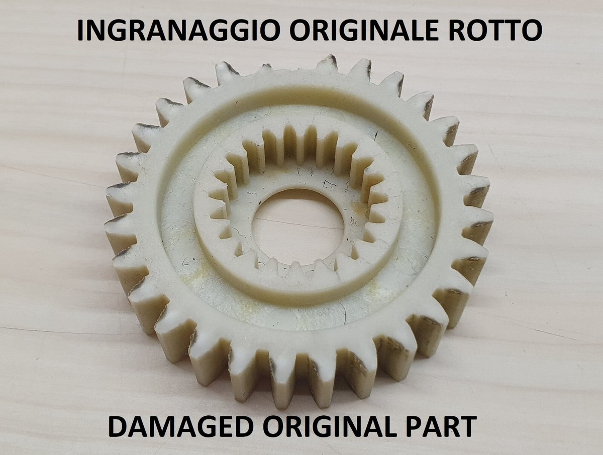 Ingranaggio Di Ricambio Per Tritacarne In Acciaio Inox E Plastica - Zerodis (Misura 5x3,3x2 Cm)