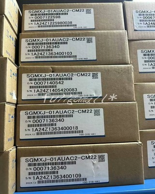 1PC New Yaskawa SGMXJ-01AUAC2-CM22 servo motor