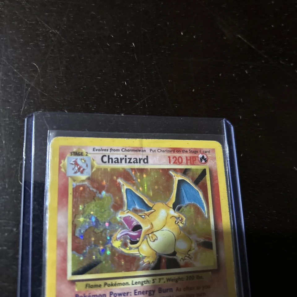Pokémon TCG Charizard 1995 HOLO 4/102 - Image 3 of 4