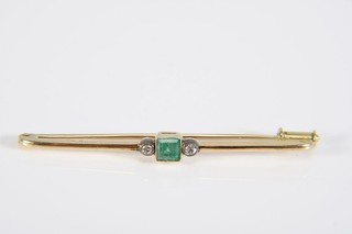 C67W06 Jugendstil Gold 585 14kt Brosche Diamanten zus. ca. 0 05ct Smaragd