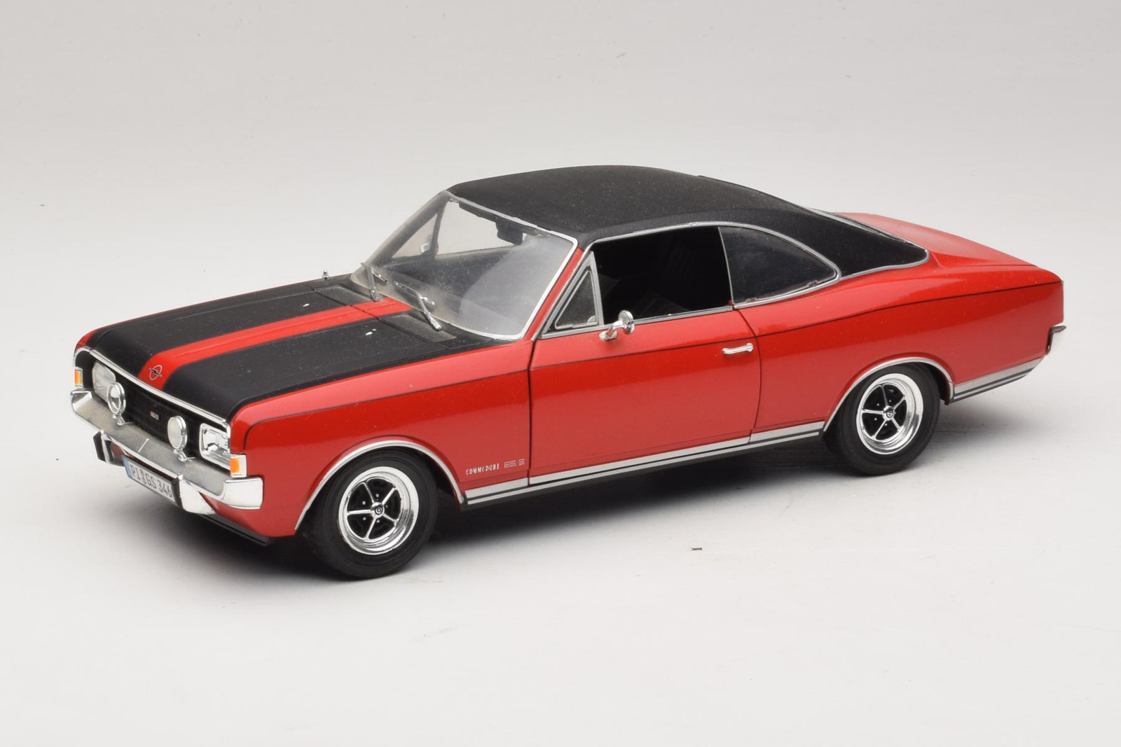Opel Commodore GS/E 1:18 Red Revell | 08826