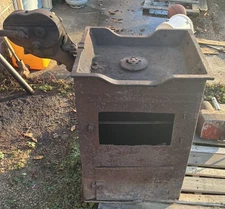 VINTAGE CAST IRON BLACKSMITH COAL FORGE WITH BLOWER Champion