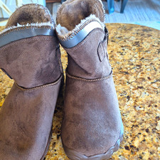Women s Brown Faux Suede Faux Fur Lined Bootie Slippers Slip On 8 M