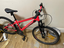 Apollo FS.26 Kids Bike 20in Red/Black Front Sus V-Brakes Grip Shifter