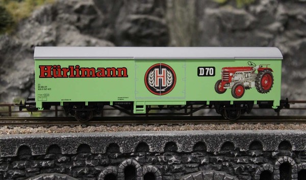 "Piko 58799 Gedeckter GüTerwagen \"HüRlimann Traktoren\" Sbb - H0 - Neu"-image