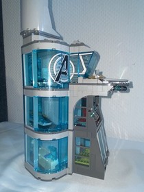 LEGO Marvel Super Heroes Avengers Tower Raid 76038