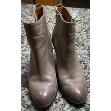 Sofft West ankle zip up gray/taupe leather boots with chunky heels
