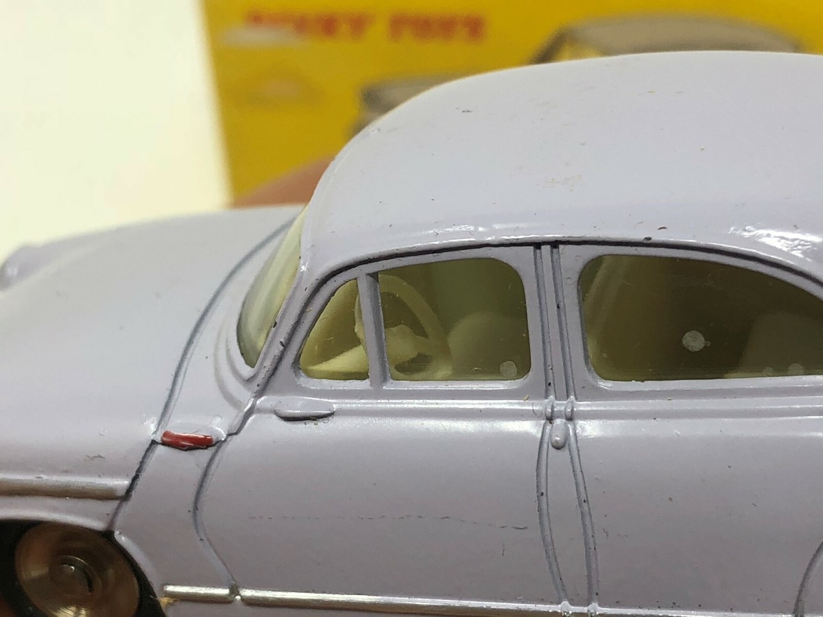 Dinky Toys 1:43 - 2 - Voiture miniature - ref. 32 C Panhard Tracteur avec Semi Remorque Citerne