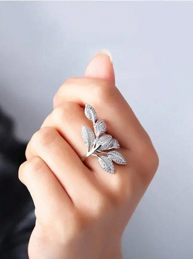 Simulated 7.14CT Pave Set Round Cut Sapphire Leaf petal Shape Women's Party Ring - Image 2 of 4