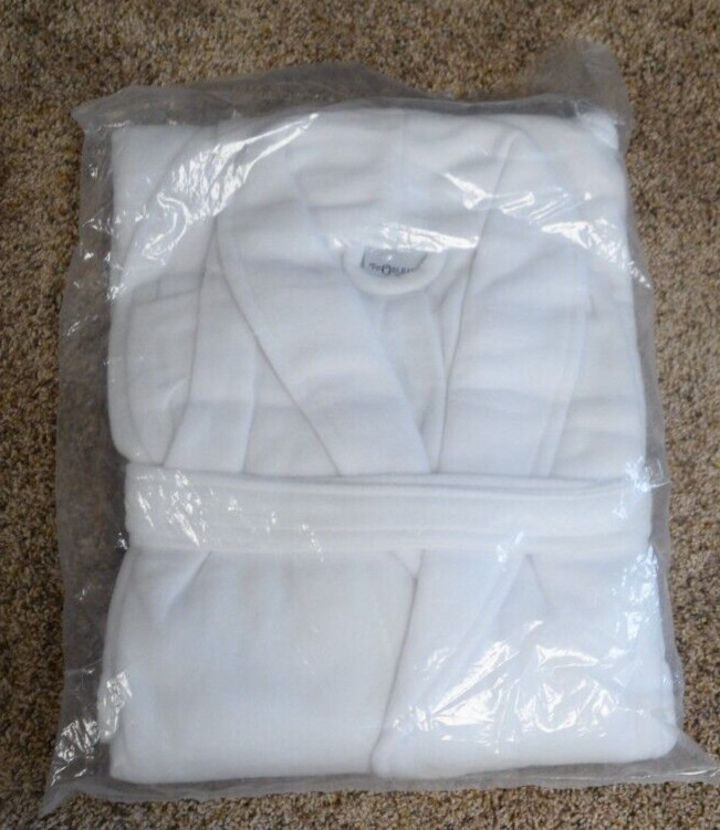 New Plush White Bathrobe from The Orleans, Las Vegas NV in sealed bag - One Size