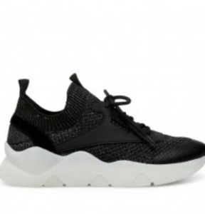 black skippy sneakers