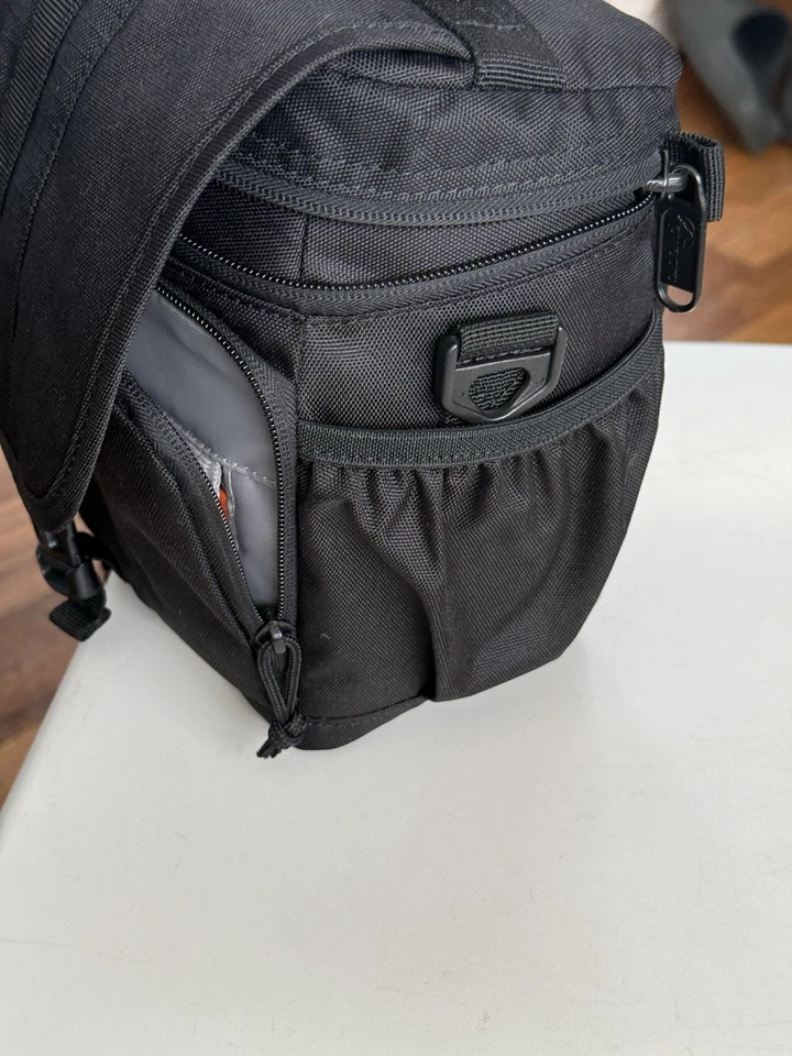 LOWEPRO Adventura Go SH 140 黑色中号相机包 — 第 2/4 张图片