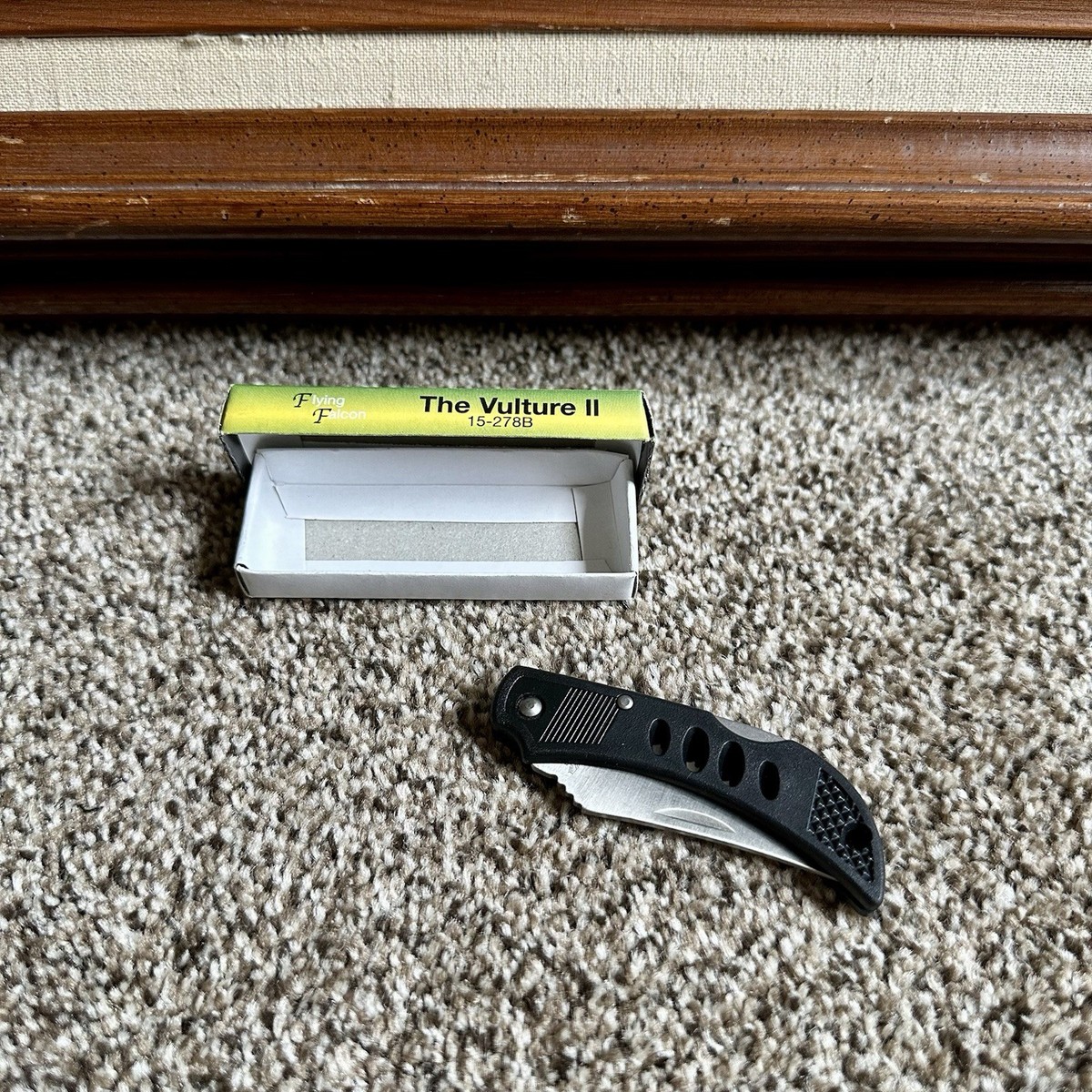 🌿The Vulture ll Flying Falcon Frost Cutlery Pocket Knife 15-278B