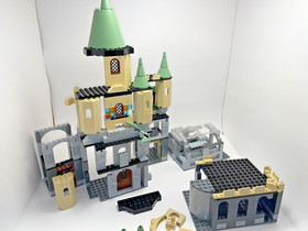 *RARE* LEGO 5378 Harry Potter: Hogwarts Castle 3rd Edition - Partially Complete