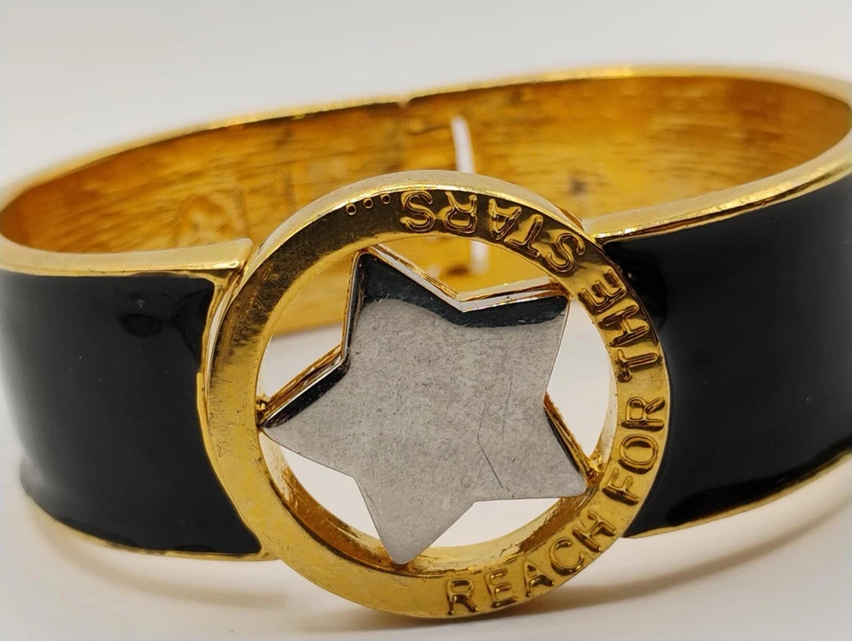 Brazalete Brazalete Bisagras Paula Abdul Diseñador Dorado y Negro Acento Estrella Foto 2 de 2