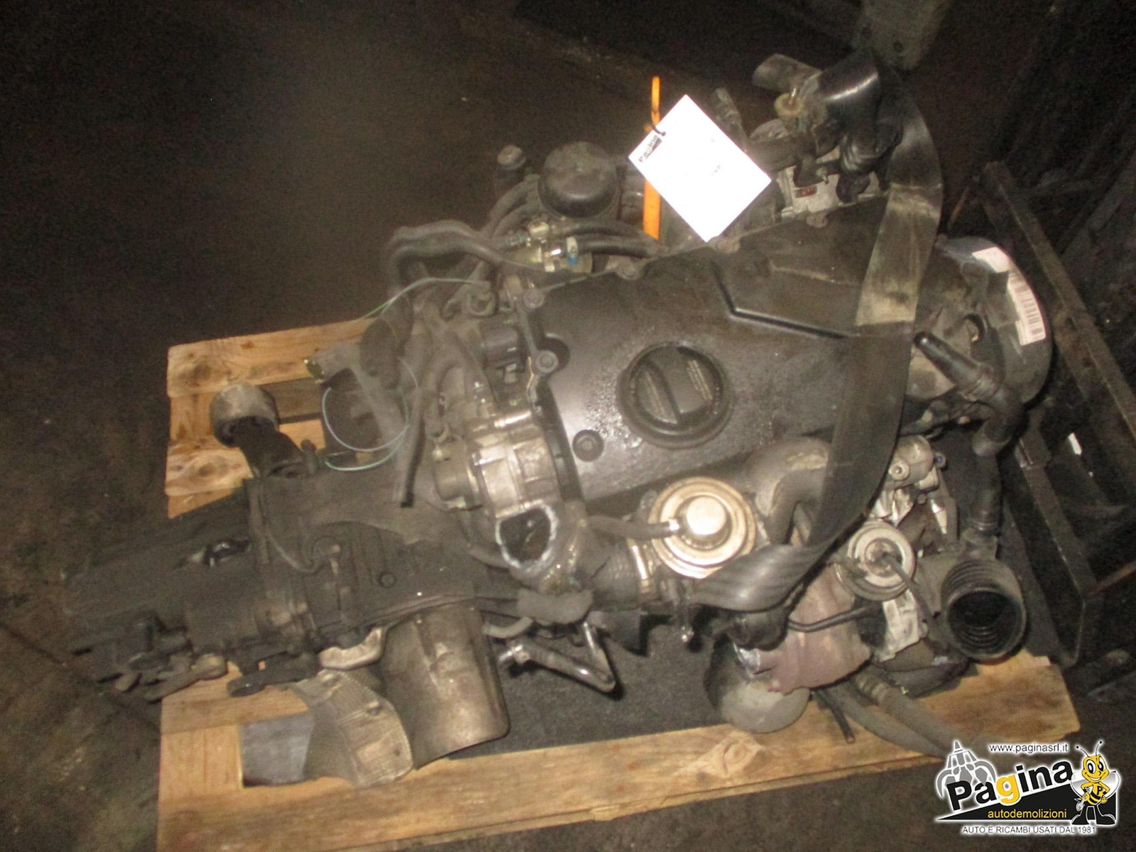 038100098BX Motore semicompl. AVF VOLKSWAGEN PASSAT (3B) 1.9 TDI Ber.