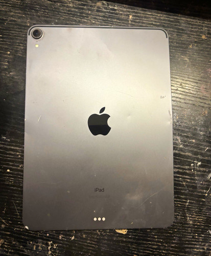 Apple iPad Pro 3rd Gen 12.9in 64GB Wi‑Fi Gray Tablet (Non Working Screen)