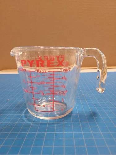 Pyrex 516 Measuring Cup 2 Cup Glass Red Lettering Vintage Kitchen Tool
