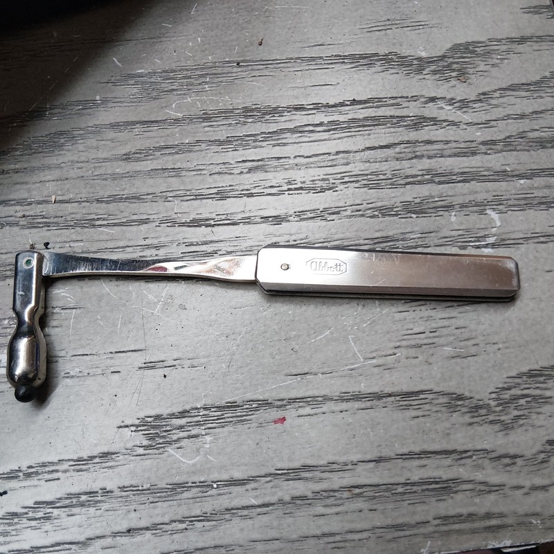 VINTAGE DOCTOR MEDICAL TOOL REFLEX HAMMER STAINLESS STEEL MADE BY ABBOTT RARE !
