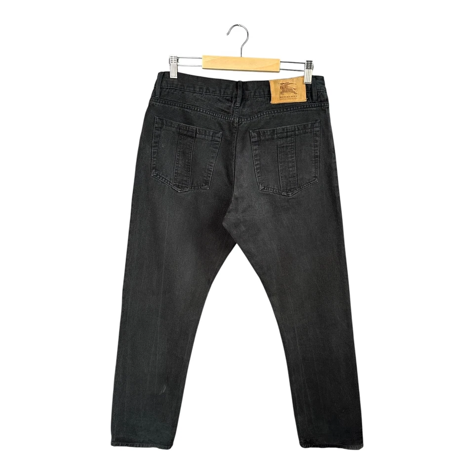 Pantalones de mezclilla negros Burberry London talla 32 Foto 2 de 4