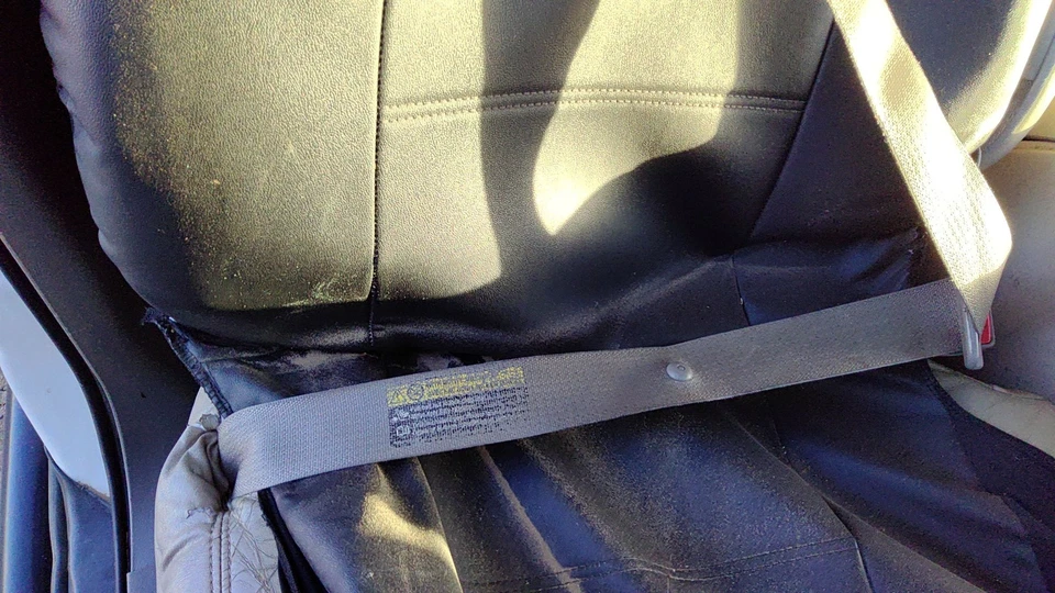 01-02 Cinturón de seguridad delantero derecho pasajero suburbano hombro retractor 922 gris claro Foto 2 de 4