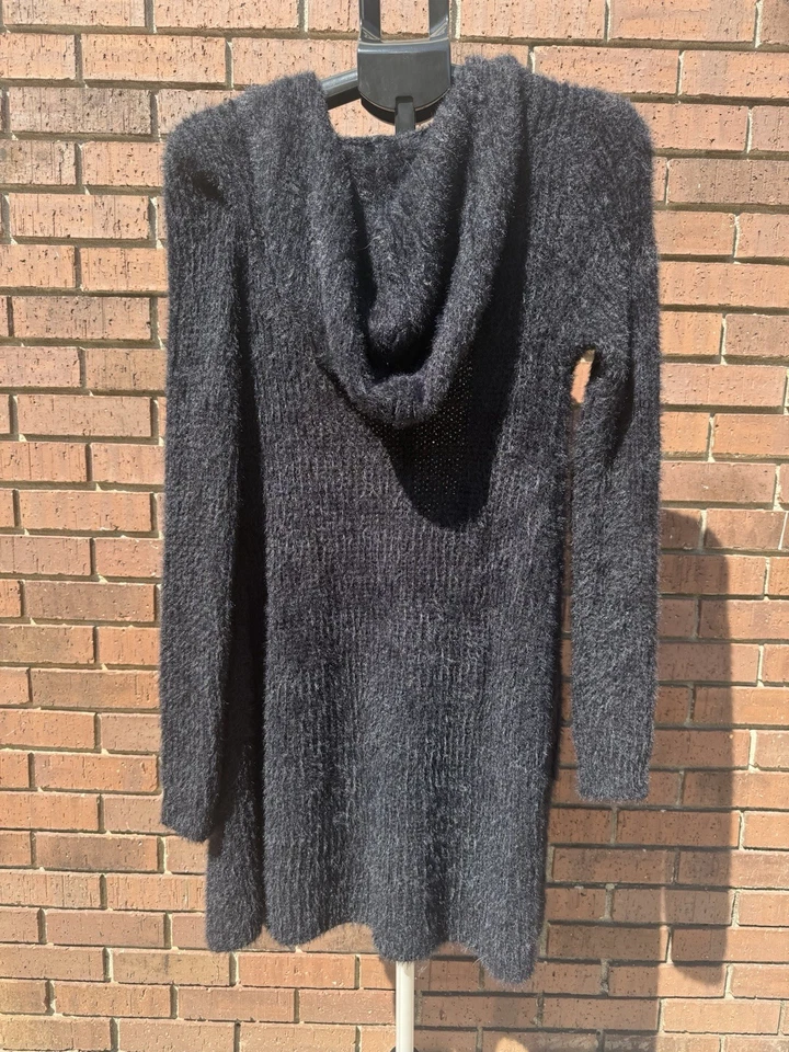 Suéter feminino Belle Du Jour grande estilo cardiagn difuso - Imagem 4 de 4