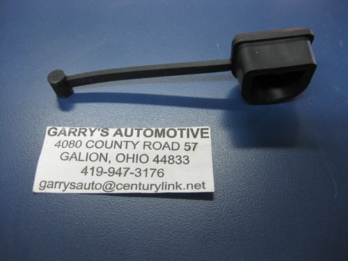 WARN 91507 Remote Control Receptacle Winch Replacement Plug Cover Cap Protector - Picture 2 of 3