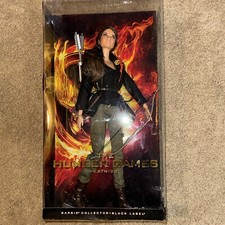KATNISS THE HUNGER GAMES DOLL BARBIE COLLECTOR BLACK LABEL  MATTEL NEW