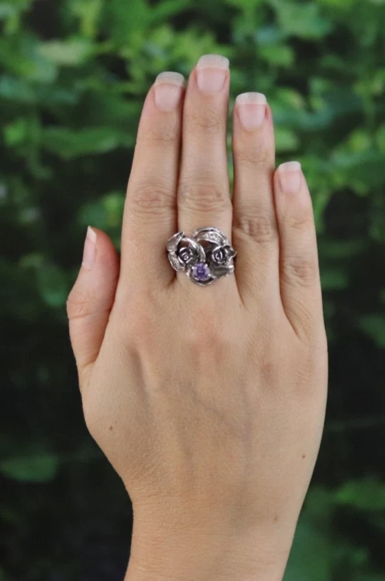 Anillo de plata esterlina modernista forma libre rosa flor circonita cúbica púrpura talla 7 Foto 2 de 4
