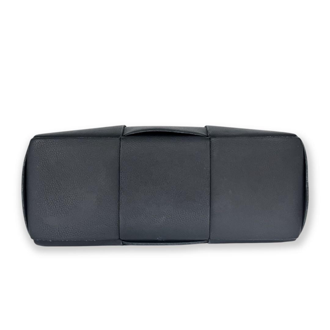 Bottega Veneta Maxi Intrecciato Tote Bag Black Good Condition thumbnail 3